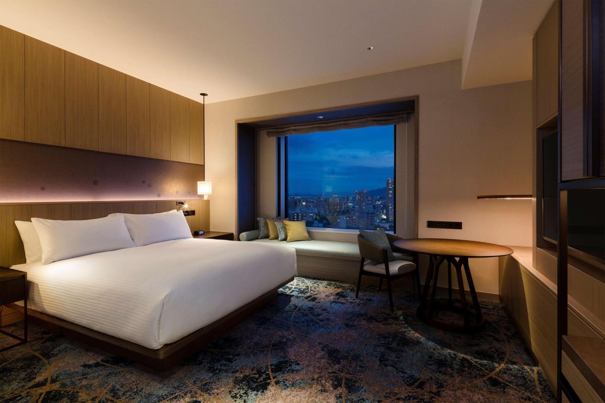 Hilton Hiroshima Hotel Bagian luar foto